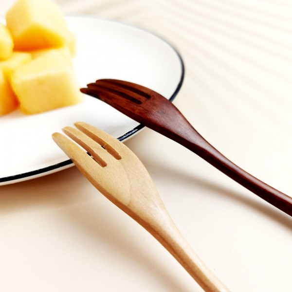 Our 13.8cm solid wood appetizer forks are the perfect eco-friendly addition to your kitchen, ideal fimg-4