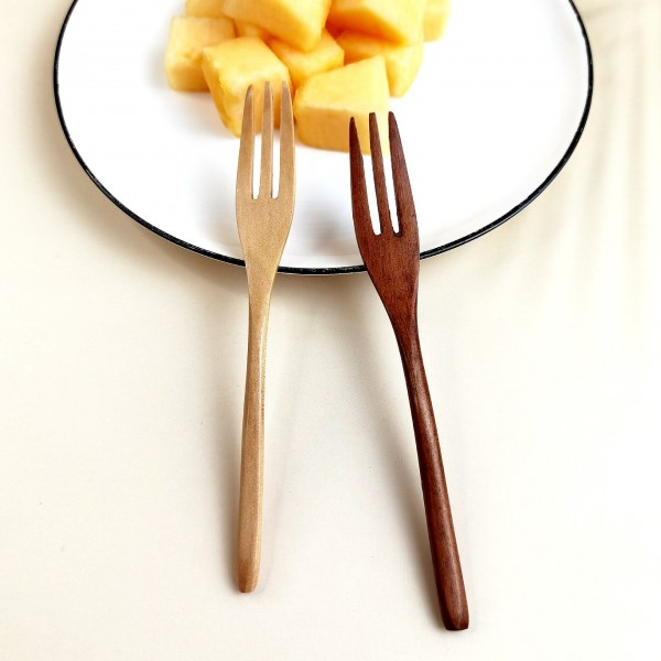 Our 13.8cm solid wood appetizer forks are the perfect eco-friendly addition to your kitchen, ideal fimg-5